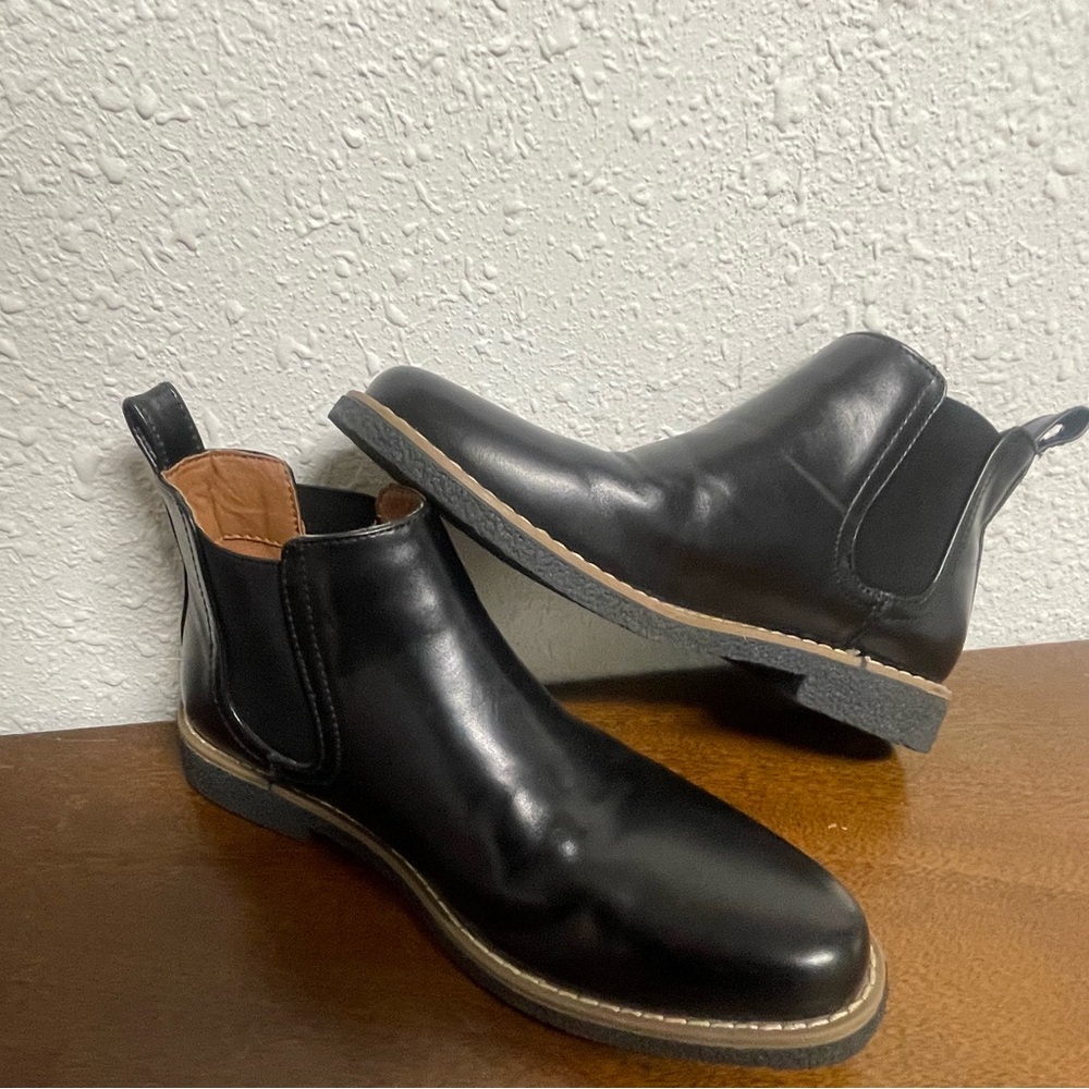 NWOT Deer Stags, Zane memory foam, unisex Chelsea Boot, Sz 4 (M)